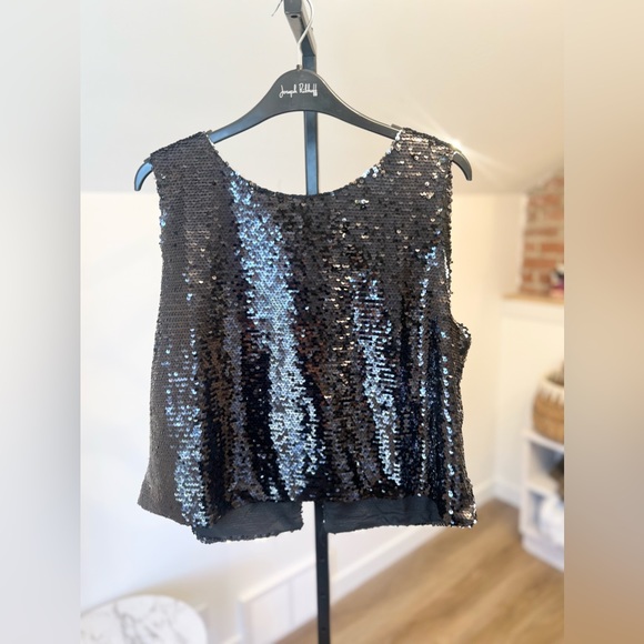 Angel Eye London BNWT Sequin Top With Backsplit Stretchy - Picture 1 of 2